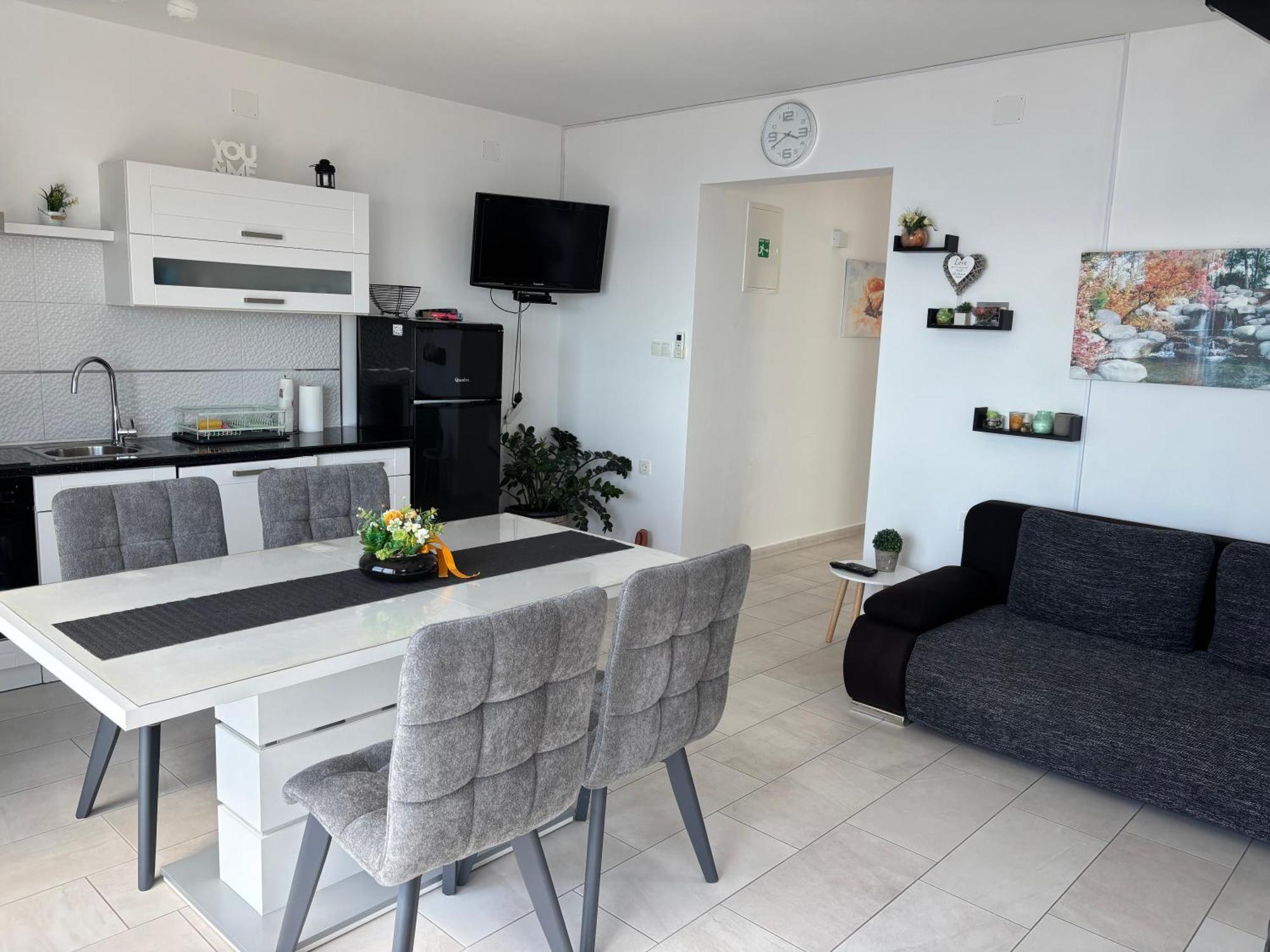Tri Srice Apartament